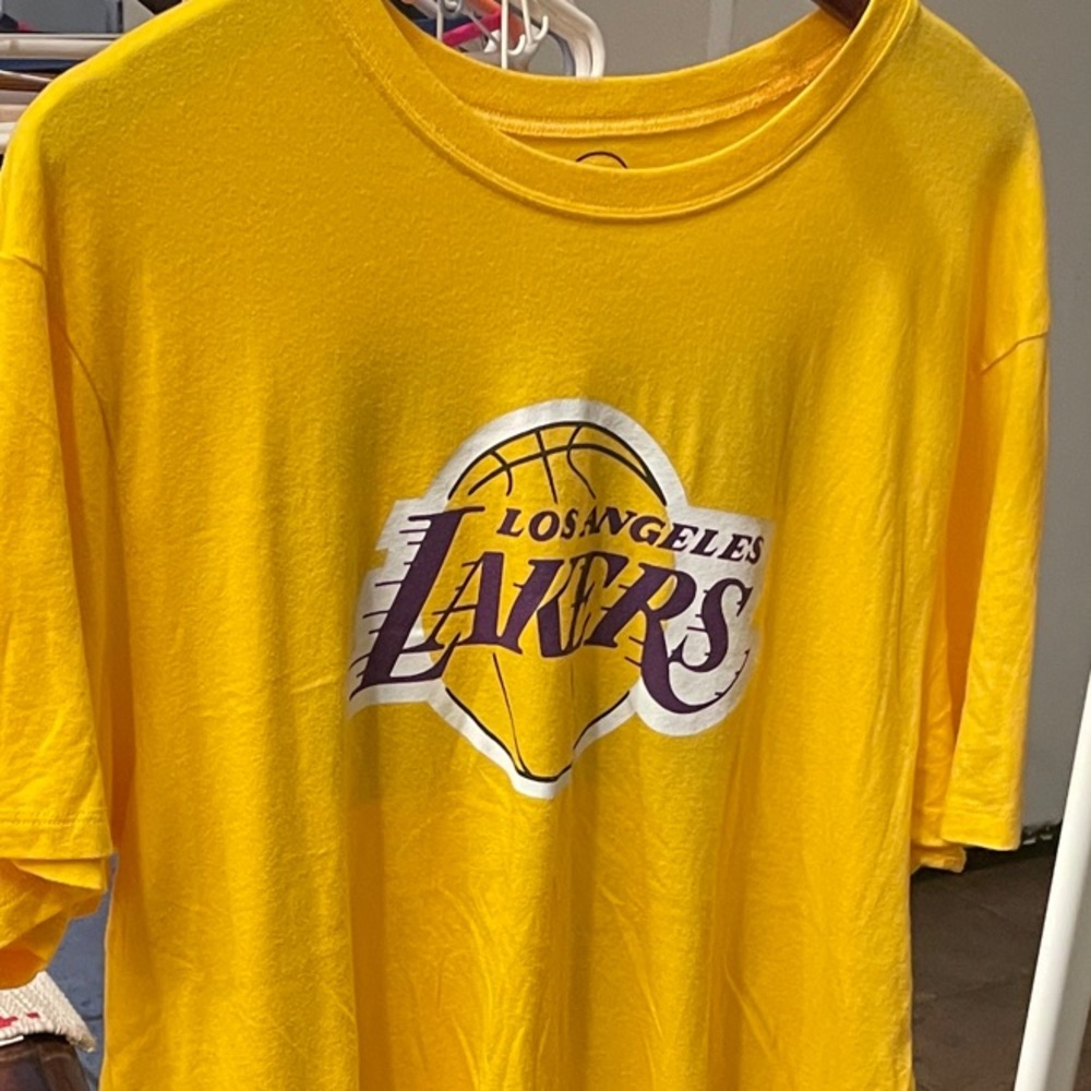 47 Brand Yellow Apparel Tag-LAKERS TEE